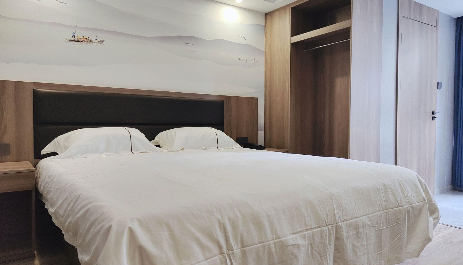 Business room - Platinum River Business Hotel