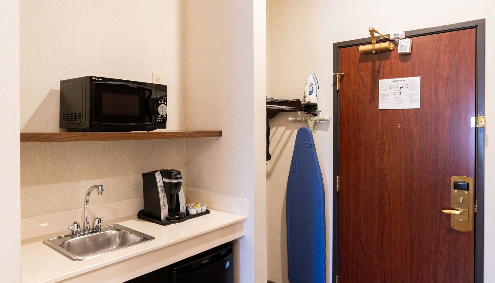 Room - Holiday Inn Express & Suites DAVIS - UNIVERSITY AREA by IHG