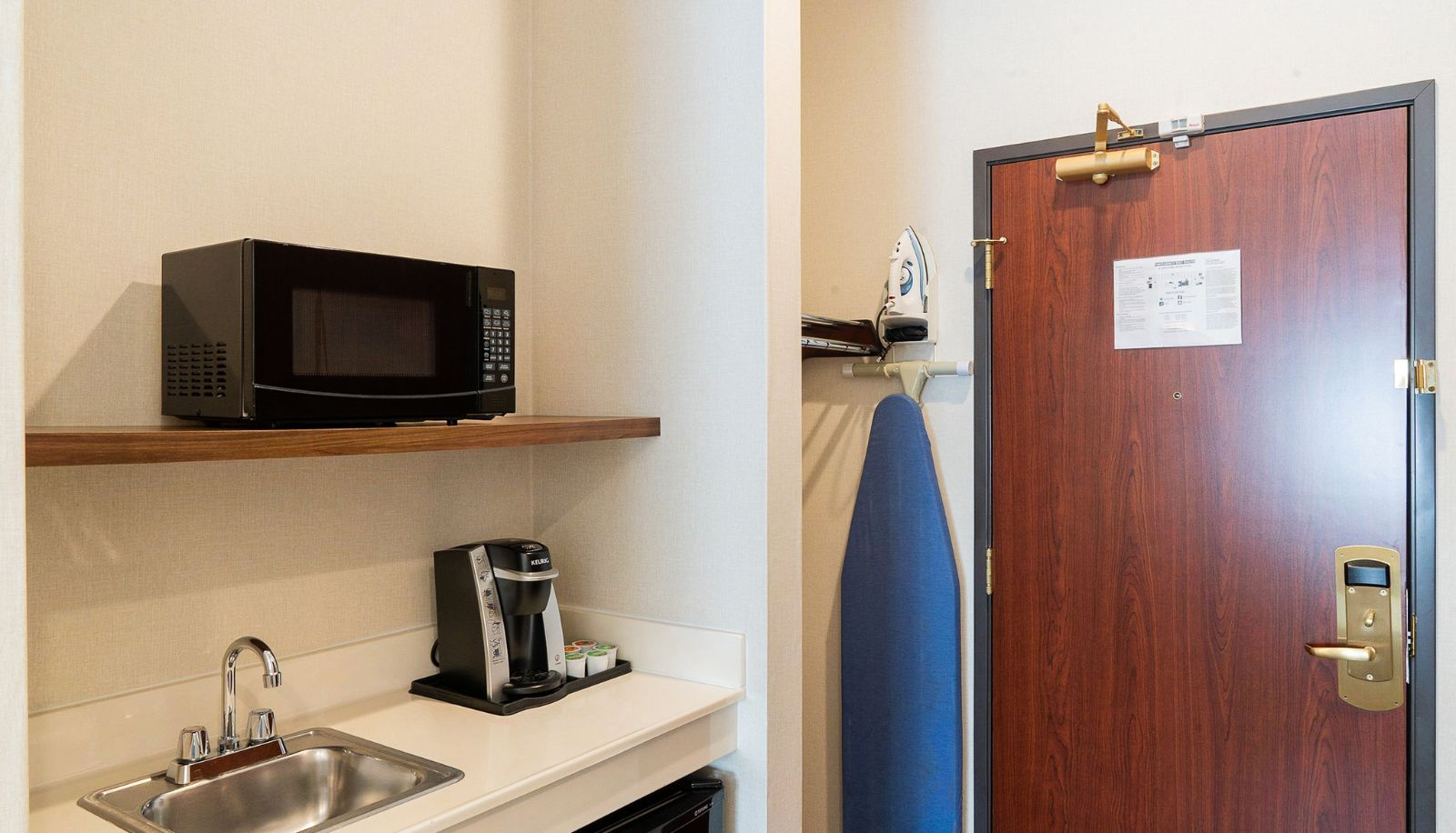 Room - Holiday Inn Express & Suites DAVIS - UNIVERSITY AREA by IHG