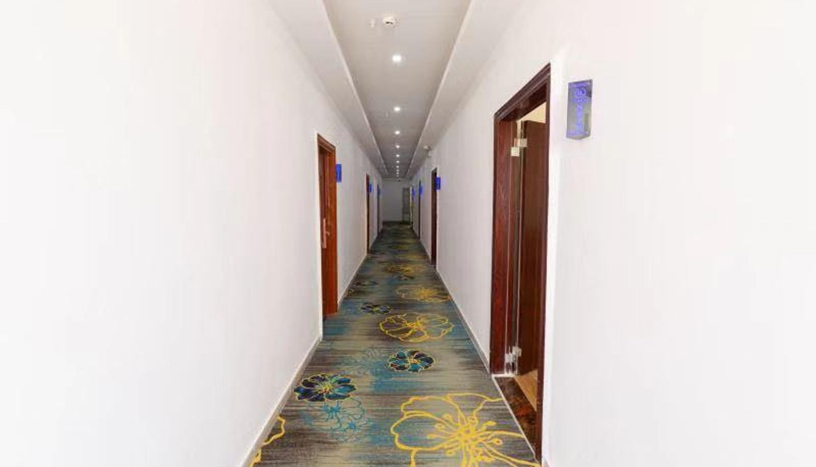 Area esterna dell'hotel - Jinli Business Hotel