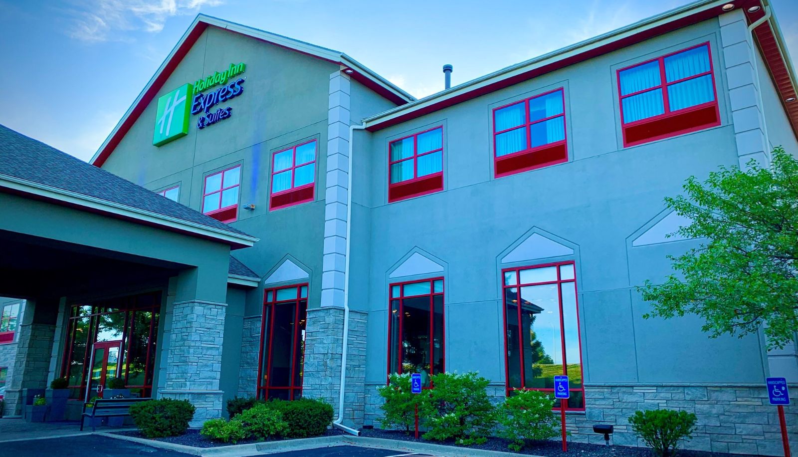 Info - Holiday Inn Express & Suites OLATHE NORTH by IHG