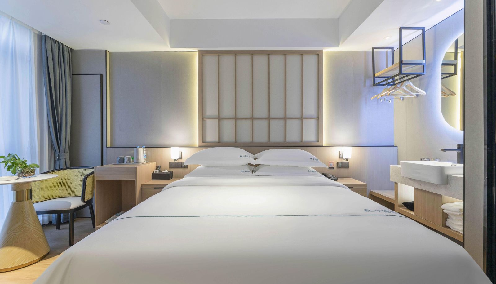 Camera business - Xiqi Hotel (Ningbo University of Finance and Economics Branch)