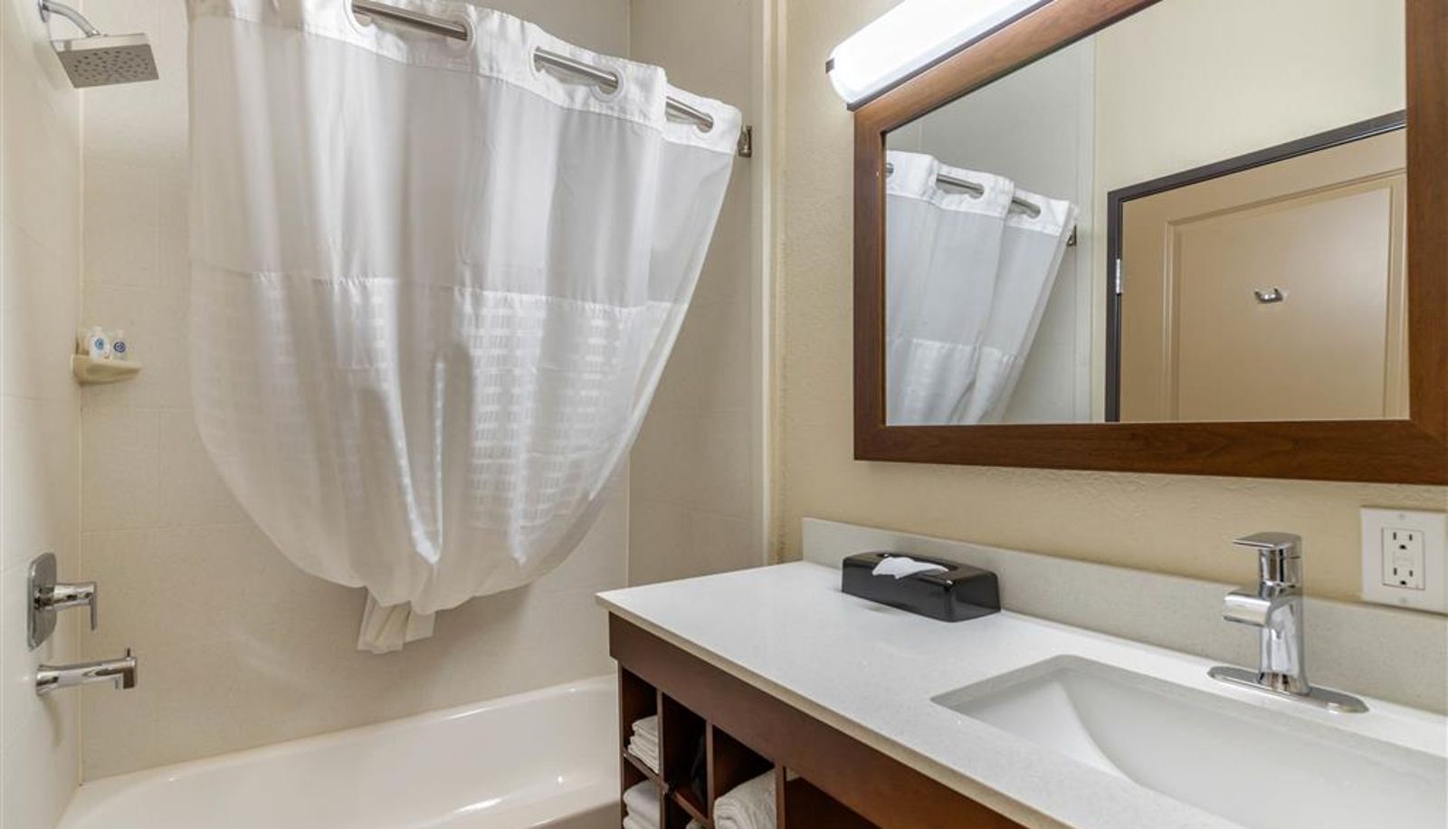Room - Comfort Suites San Antonio Airport North