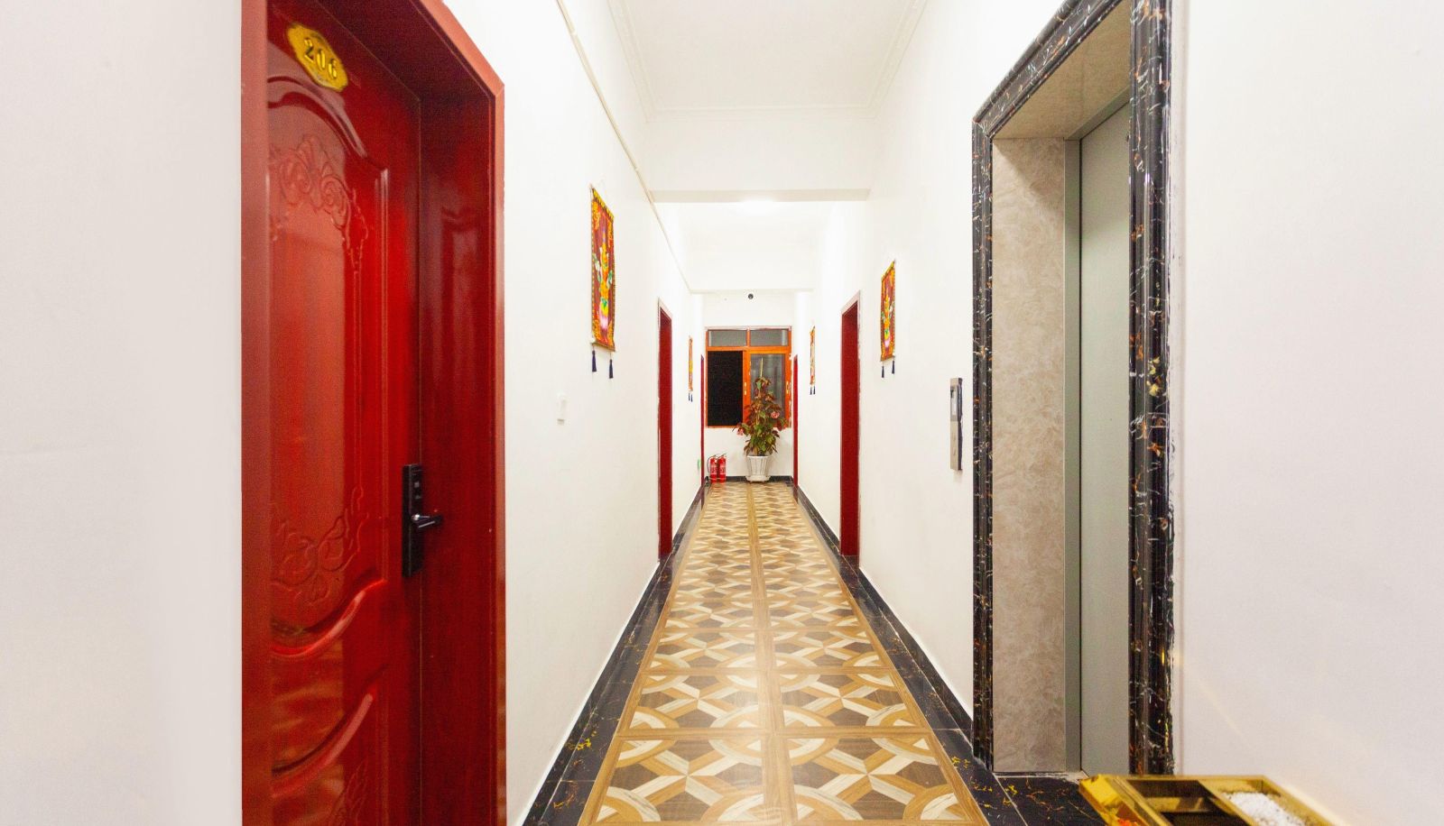 Area esterna dell'hotel - Jinlong Hotel (318 National Highway Branch)