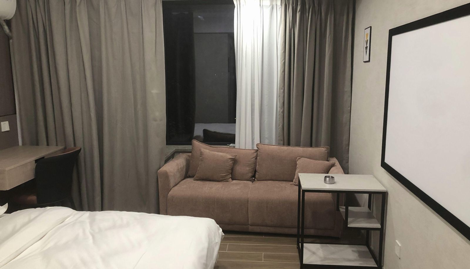 Camera - Orange Residence · Every City and Every Stay Chain Hotel (University City Branch)