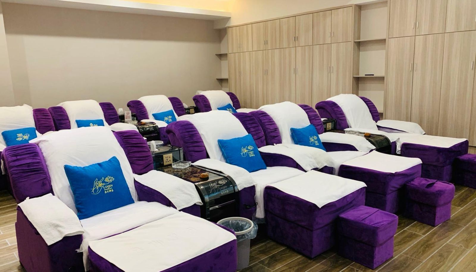 Buitenruimte van het hotel - Jianguo Puyin Hotel (Yangzhou Slender West Lake Wenchangge Store)
