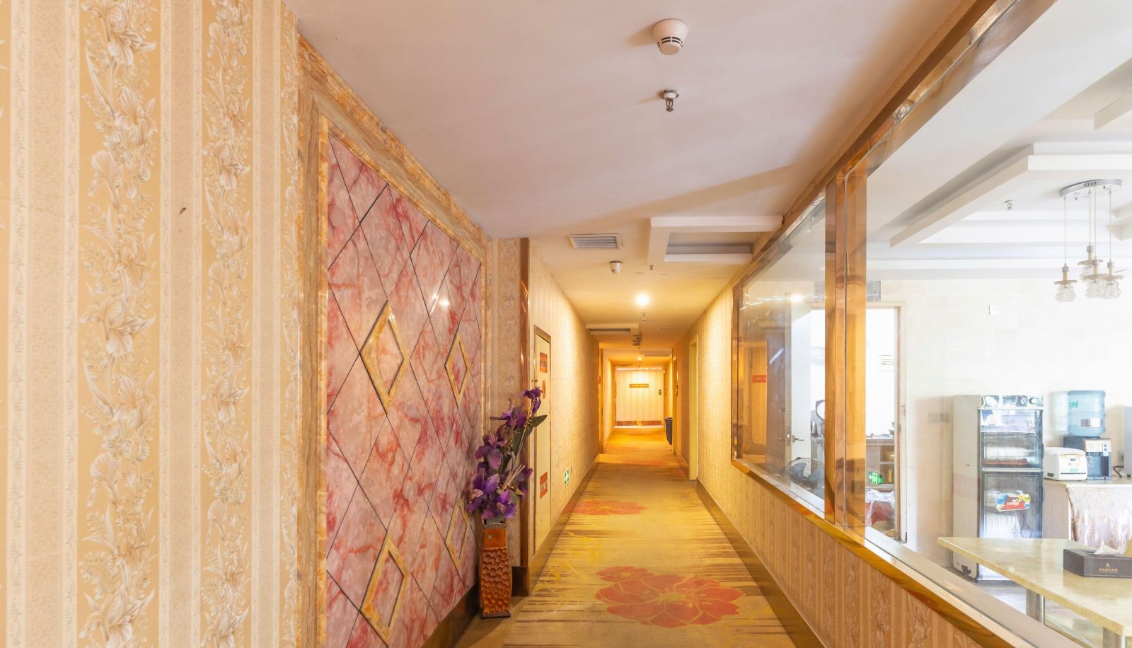 Buitenruimte van het hotel - QMAX Mr. Ying Hotel (Wenzhou Railway Station Store)