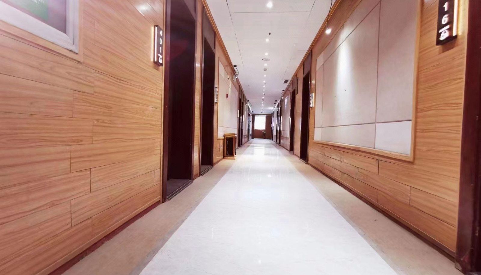 Buitenruimte van het hotel - Luoyang Shanlan Hotel (Wanda Plaza Store)