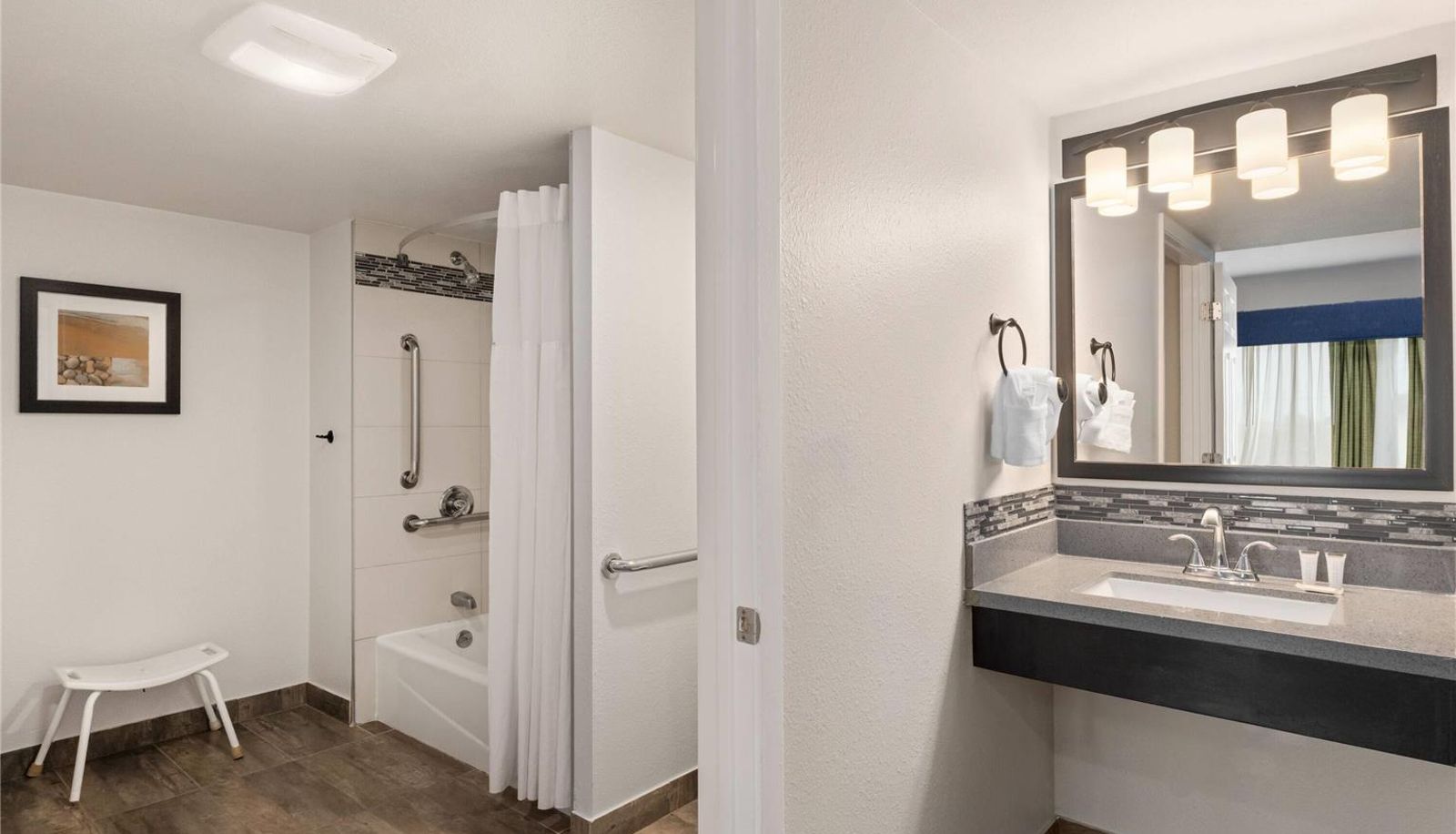 Zimmer - Days Inn by Wyndham Monterey Downtown