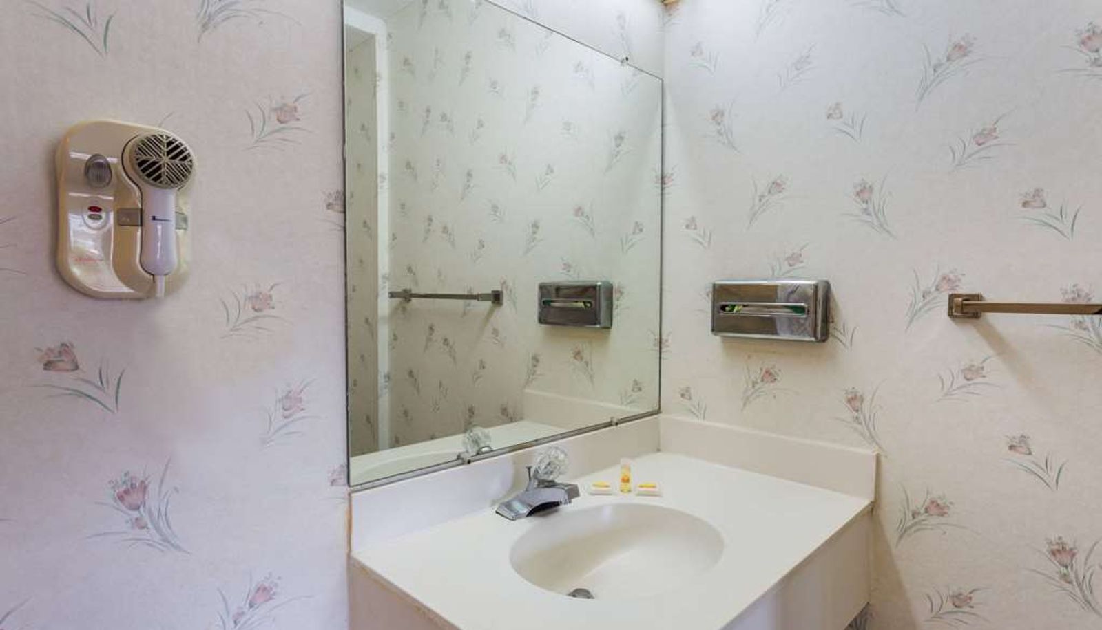 Zimmer - Days Inn by Wyndham Ashland