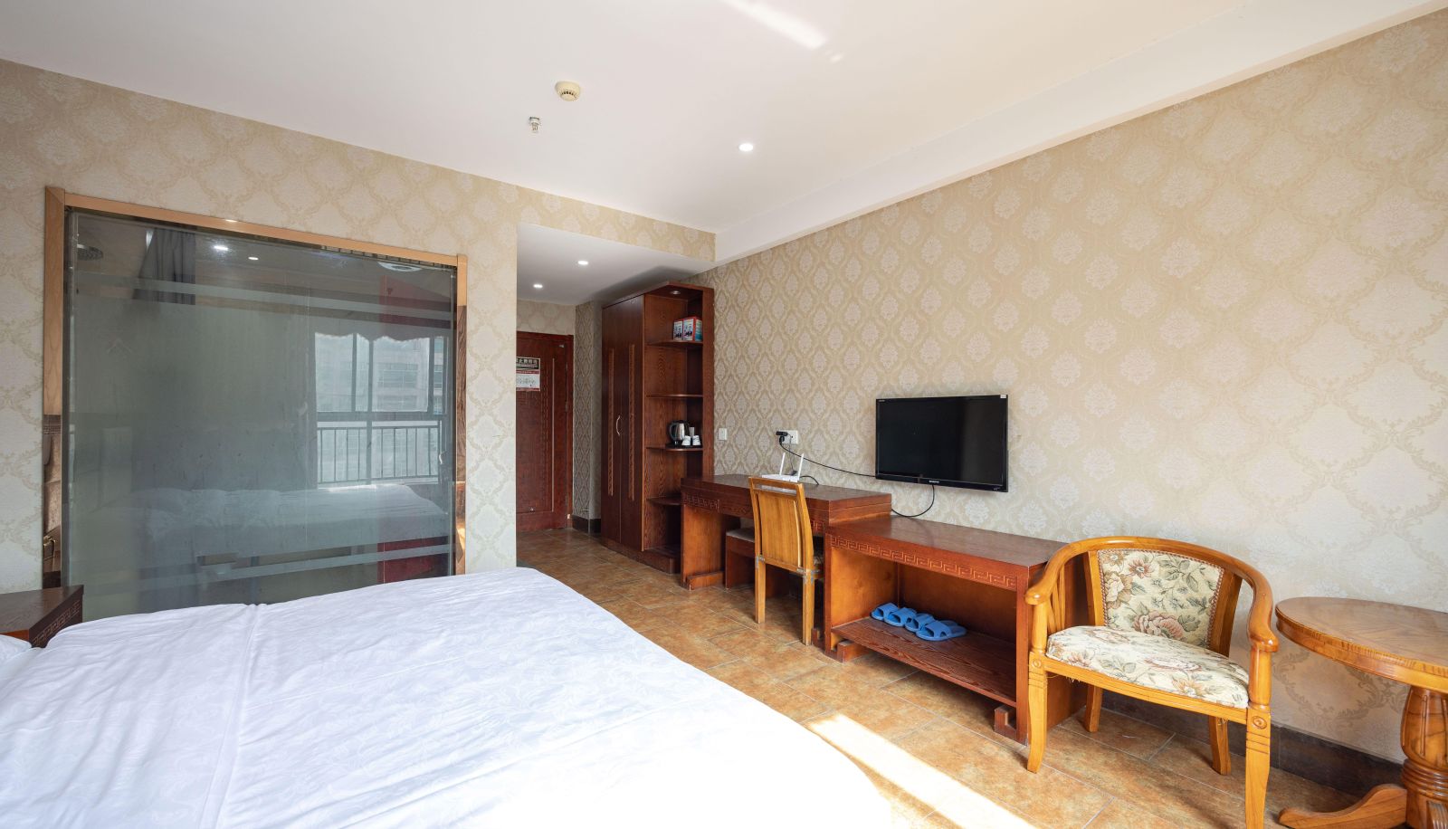 Camera business - Shuaifu Hotel (Huanggang Luotian Yishui Bund Branch)