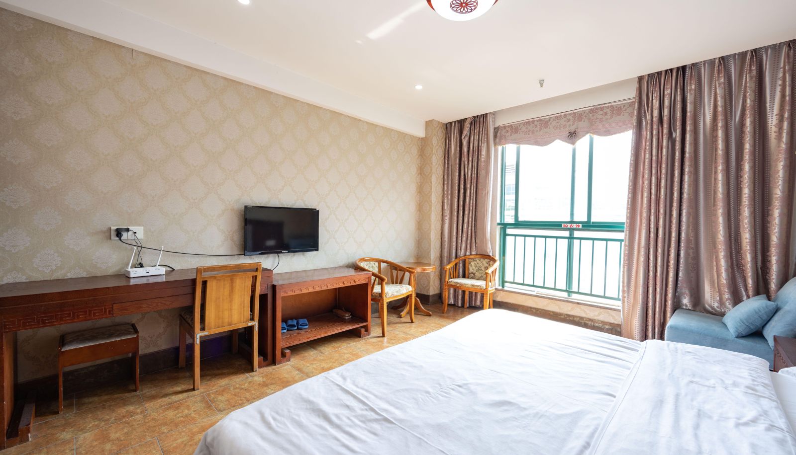 Camera business - Shuaifu Hotel (Huanggang Luotian Yishui Bund Branch)