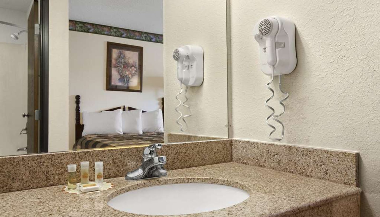 Zimmer - Days Inn by Wyndham Sheridan