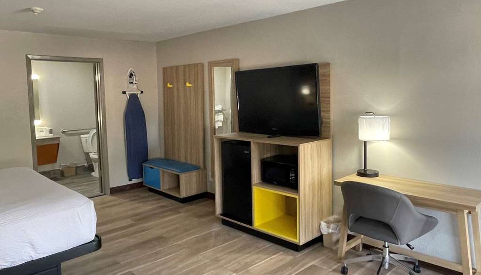 Zimmer - Days Inn by Wyndham New Braunfels