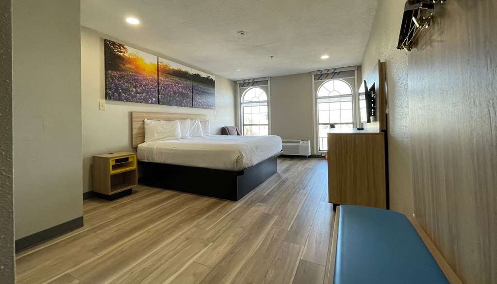 Room - Days Inn by Wyndham Near Seaworld San Antonio