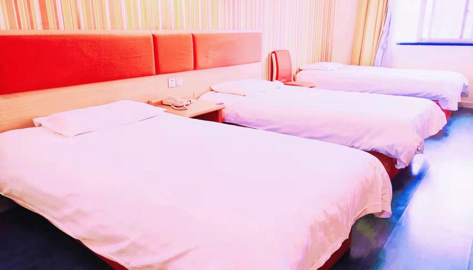 Familienzimmer - Under the Home Inn - Haimen Renmin Middle Road Dongzhou Park Park Paibai Cloud Hotel