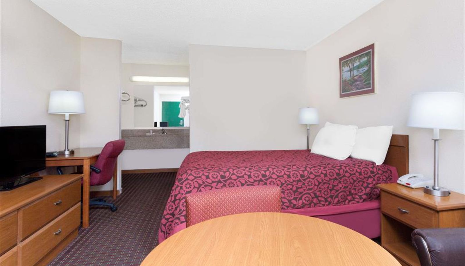 Zimmer - Days Inn by Wyndham Columbia NE Fort Jackson