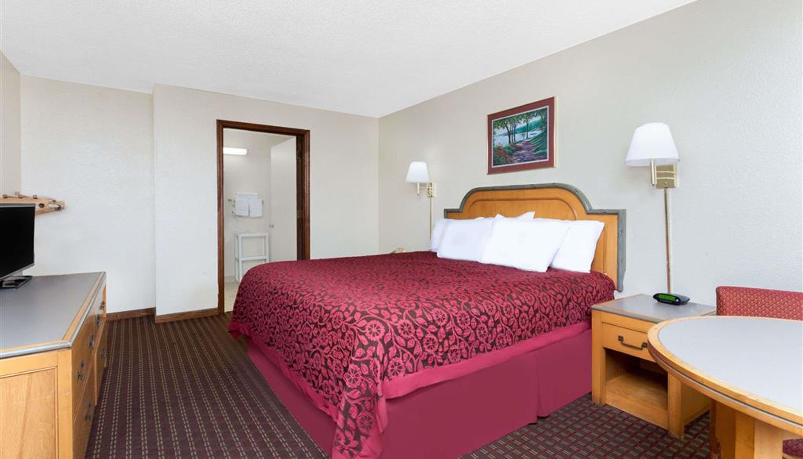 Zimmer - Days Inn by Wyndham Columbia NE Fort Jackson