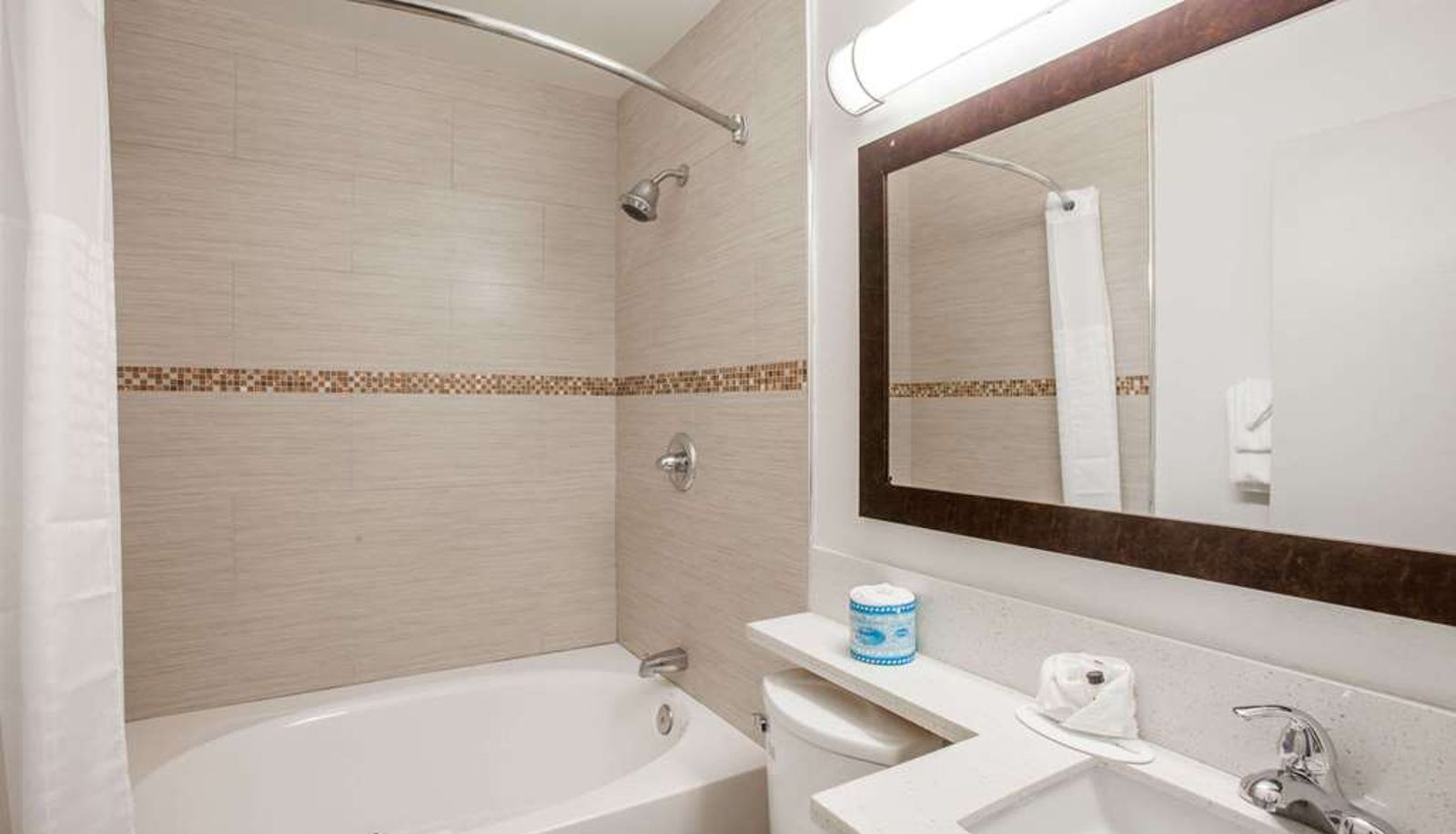 Kamer - Days Inn by Wyndham Orange Anaheim