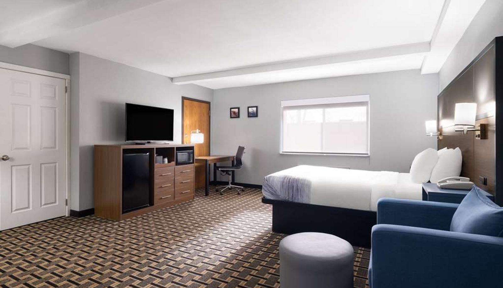 Zimmer - AmericInn by Wyndham Woodstock IL