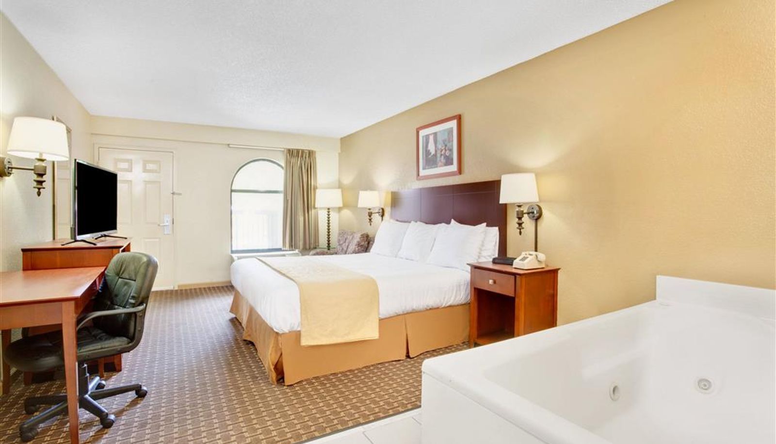 Camera - Days Inn & Suites by Wyndham Stockbridge South Atlanta