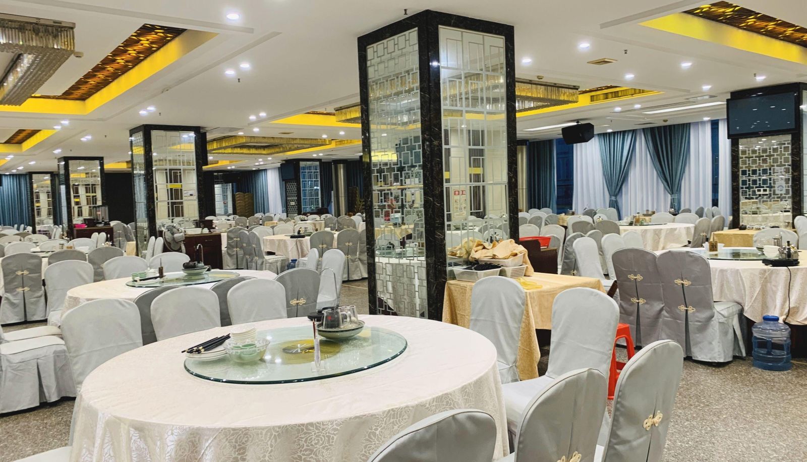 Buitenruimte van het hotel - Yuexi Hotel (Maoming Huazhou Beijing Dongsan Road Branch)
