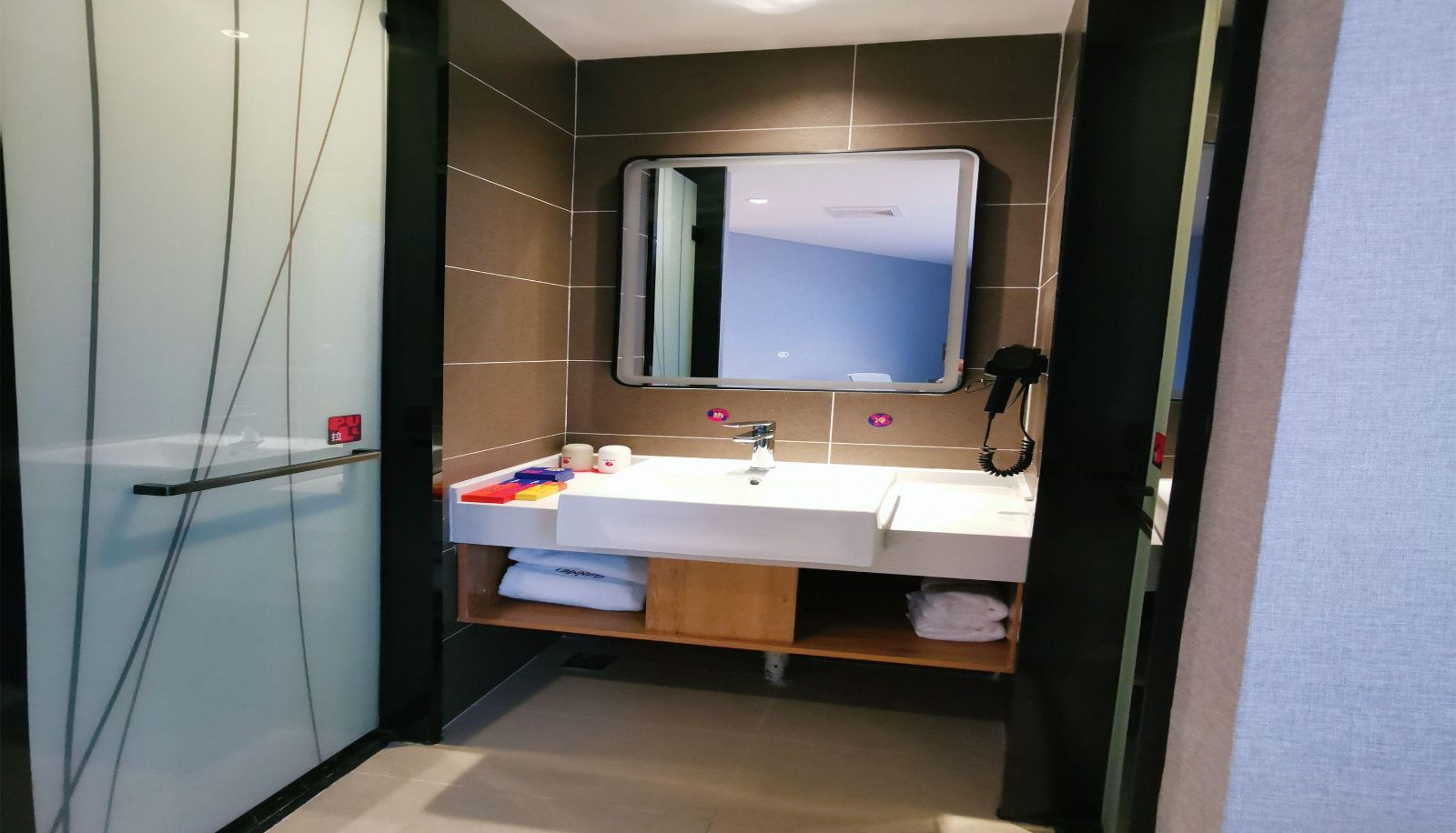 Business-Zimmer - Junyi Selected Hotel (Guizhou Kaili High Speed Railway South Station Store)