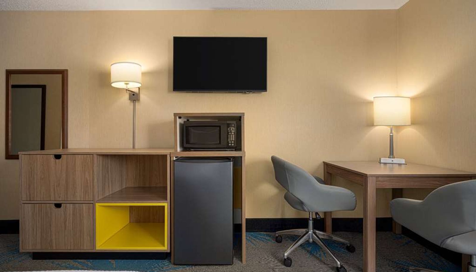 Room - Days Inn by Wyndham Carbondale