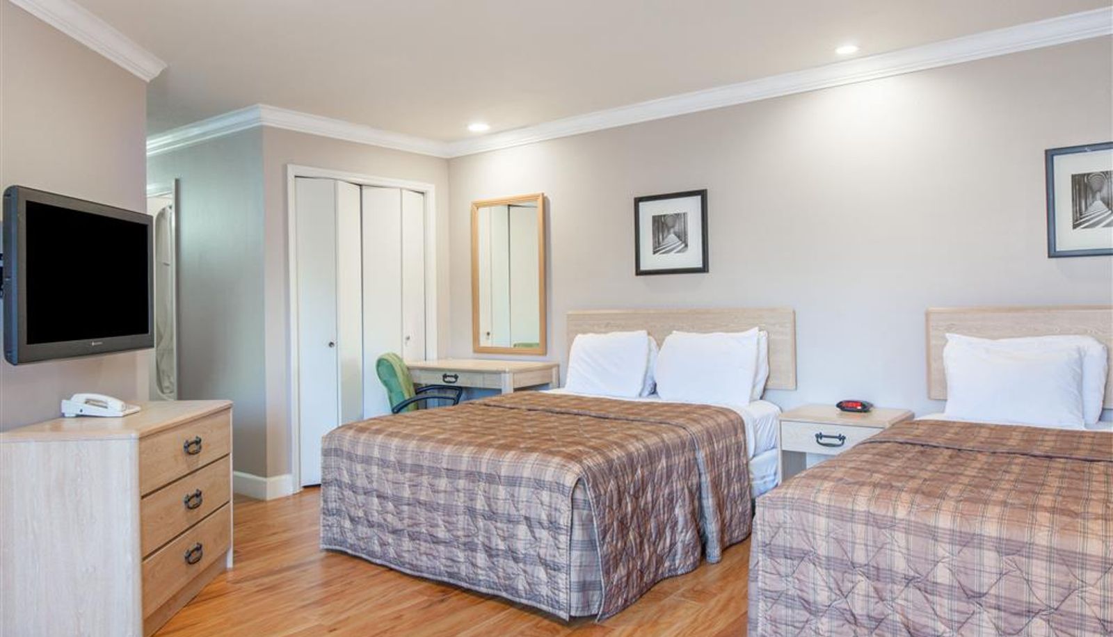 Zimmer - Days Inn by Wyndham San Francisco S/Oyster Point Airport