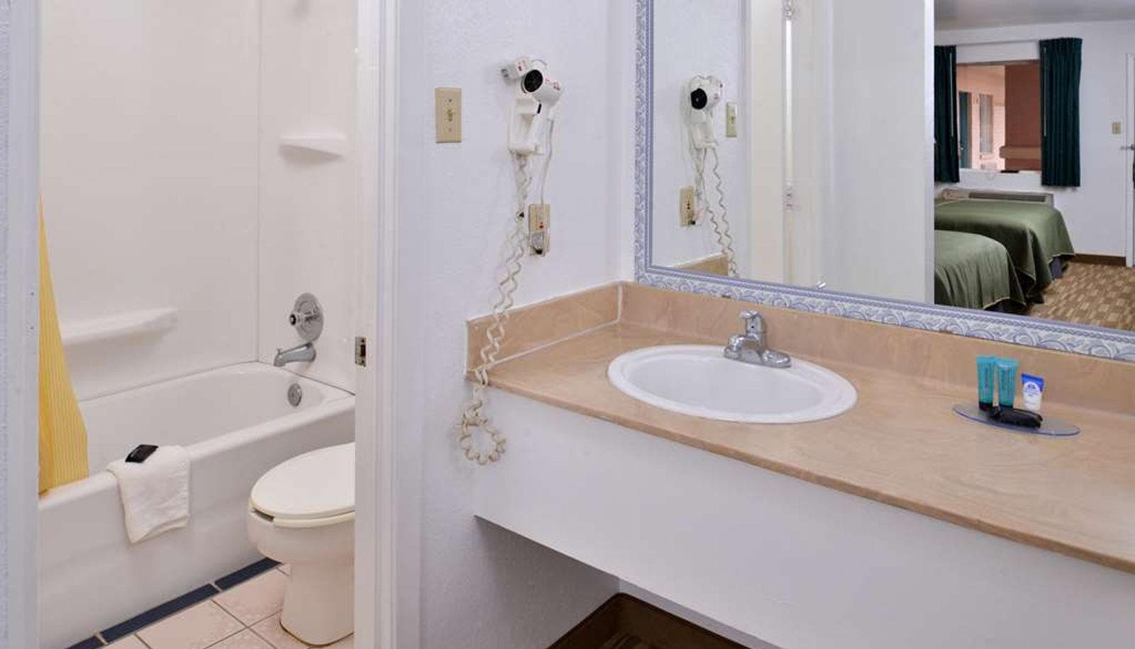 Vierbettzimmer - Americas Best Value Inn Clute Lake Jackson
