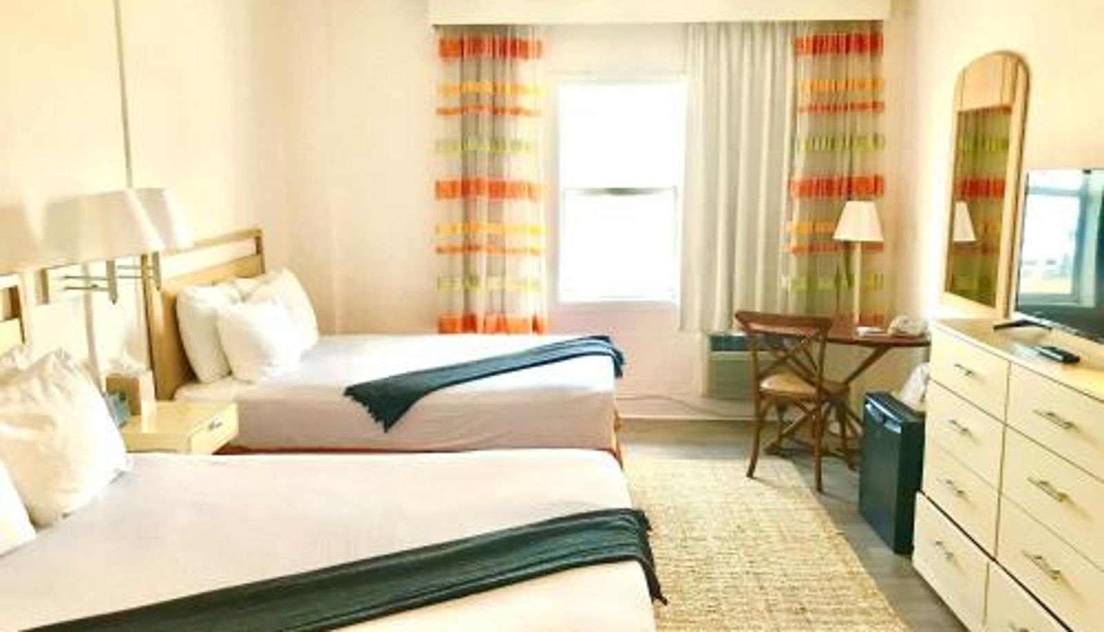 Zimmer - The Broadmore Miami Beach