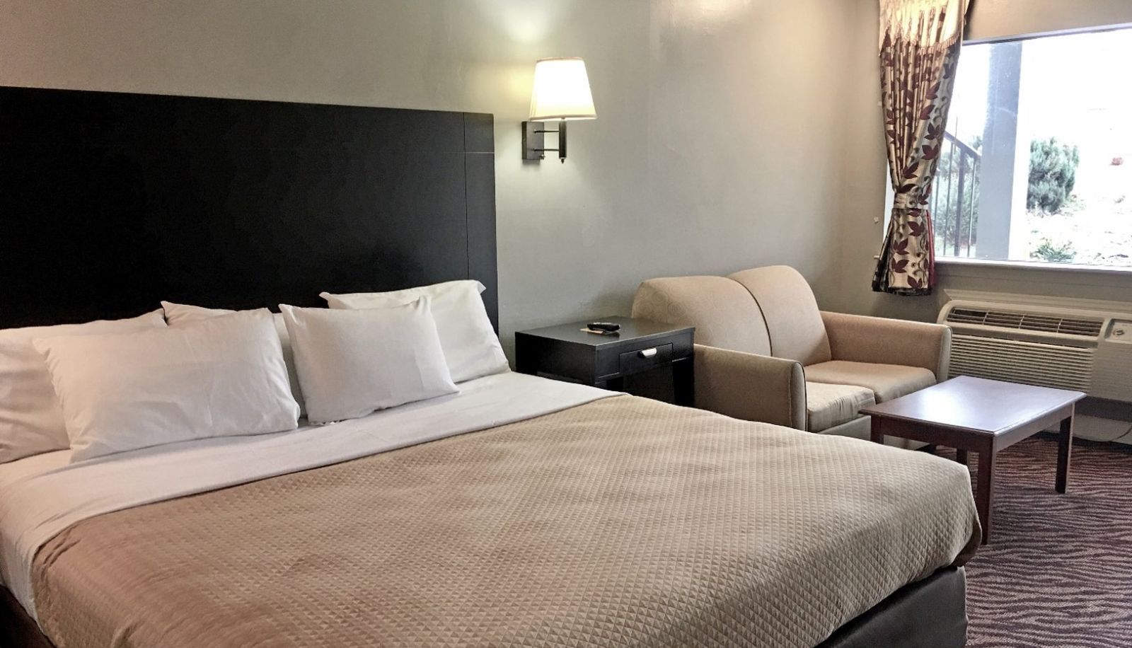 Camera - Red Carpet Inn and Suites Danville