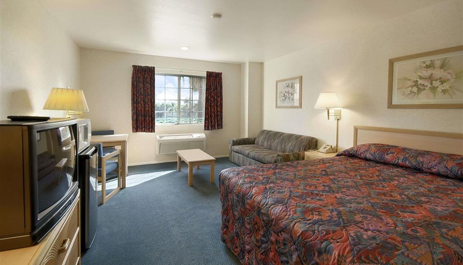 Room - Days Inn by Wyndham Riverside Tyler Mall