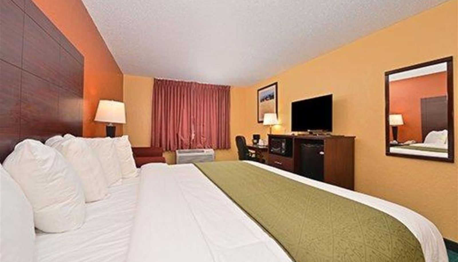 Camera - Quality Inn & Suites Grinnell near University