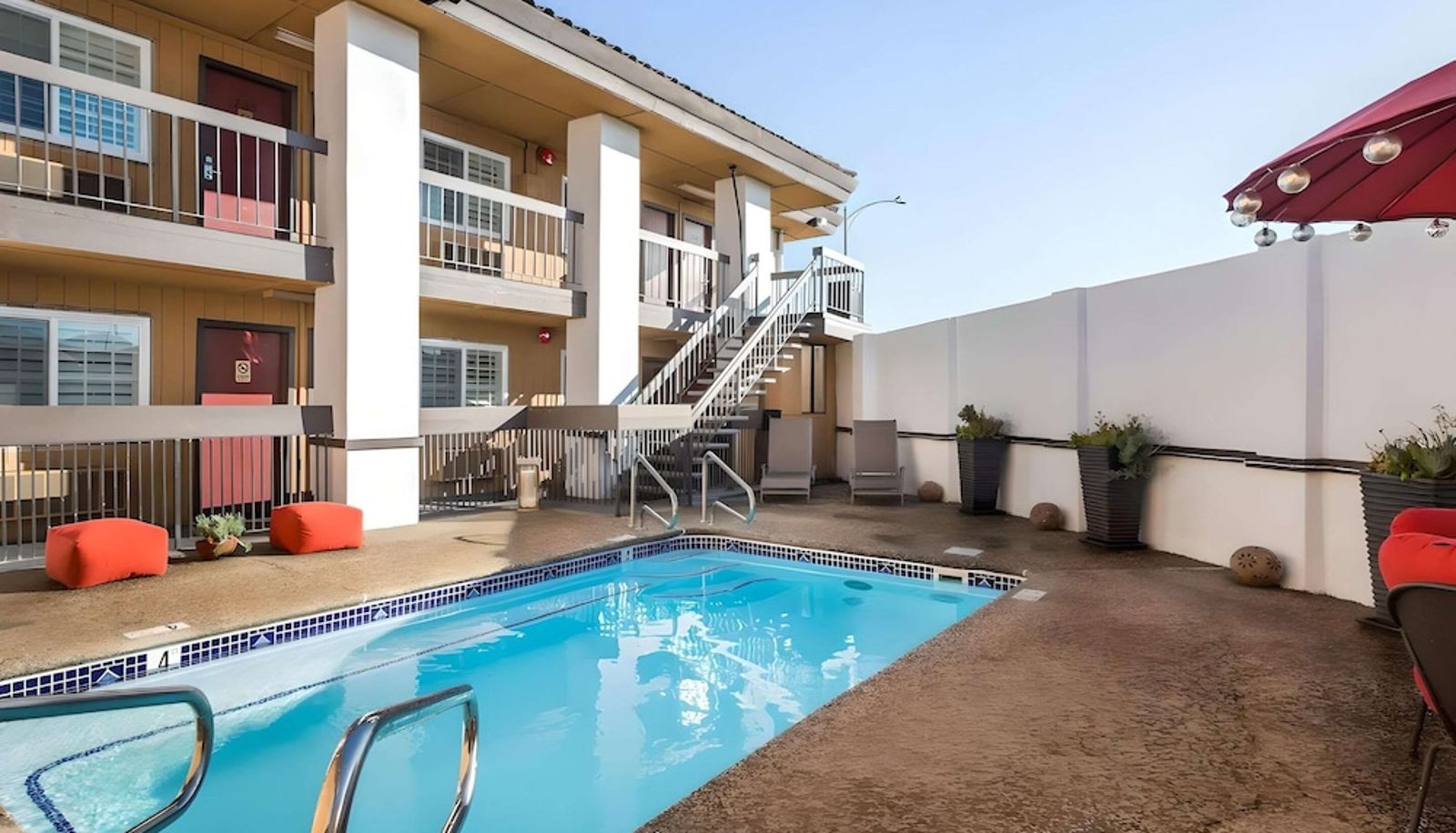 Pool - Rodeway Inn San Jose HWY-101 Tully Rd Exit