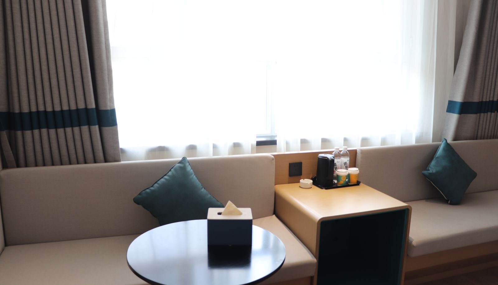 Kamer - Urumqi Beijing North Road Subway Station Hotel Hello