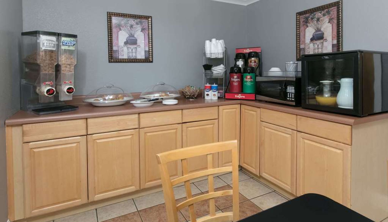 Restaurant - Knights Inn Longview