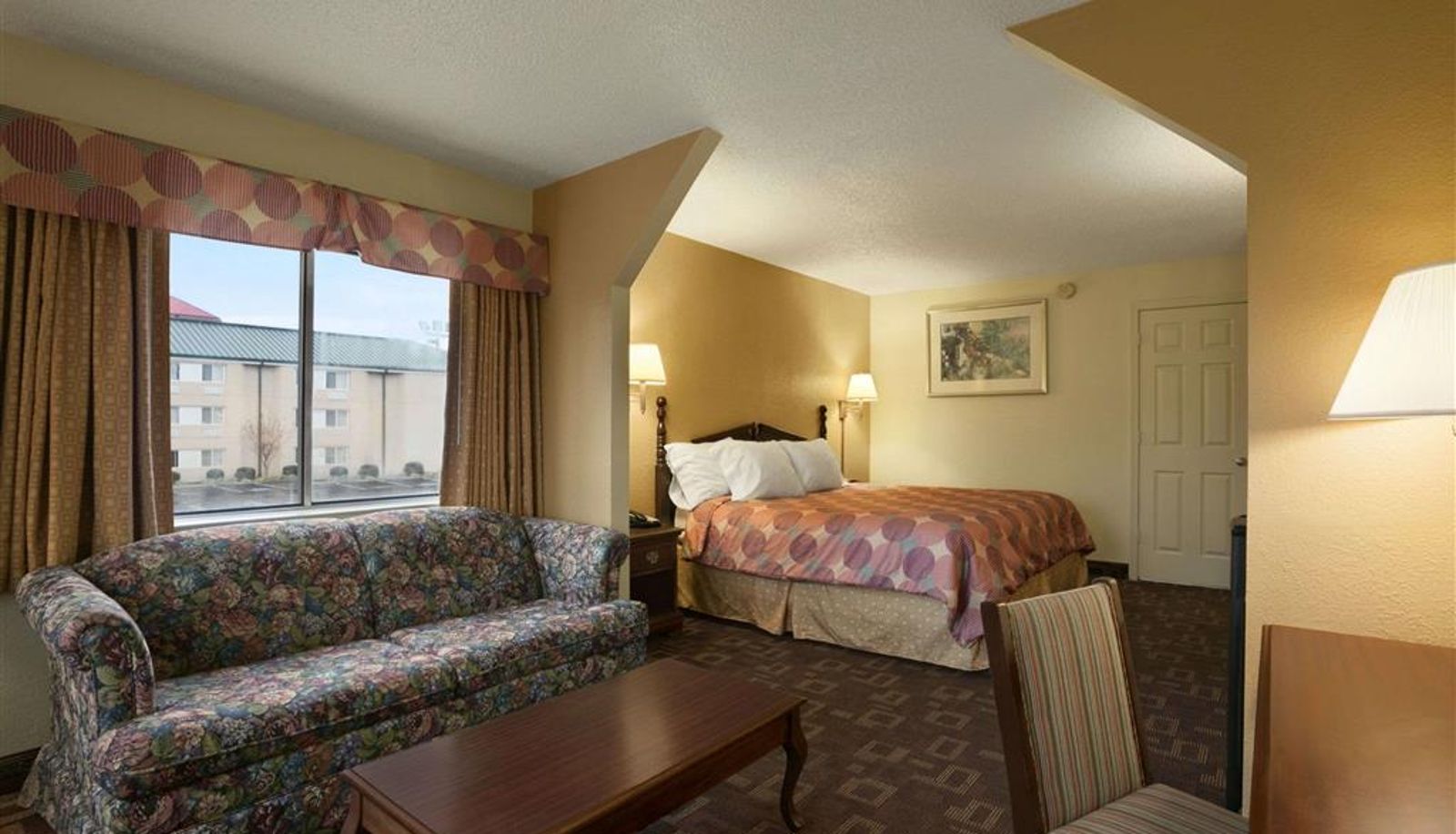 Suite - Days Inn by Wyndham Nashville Airport