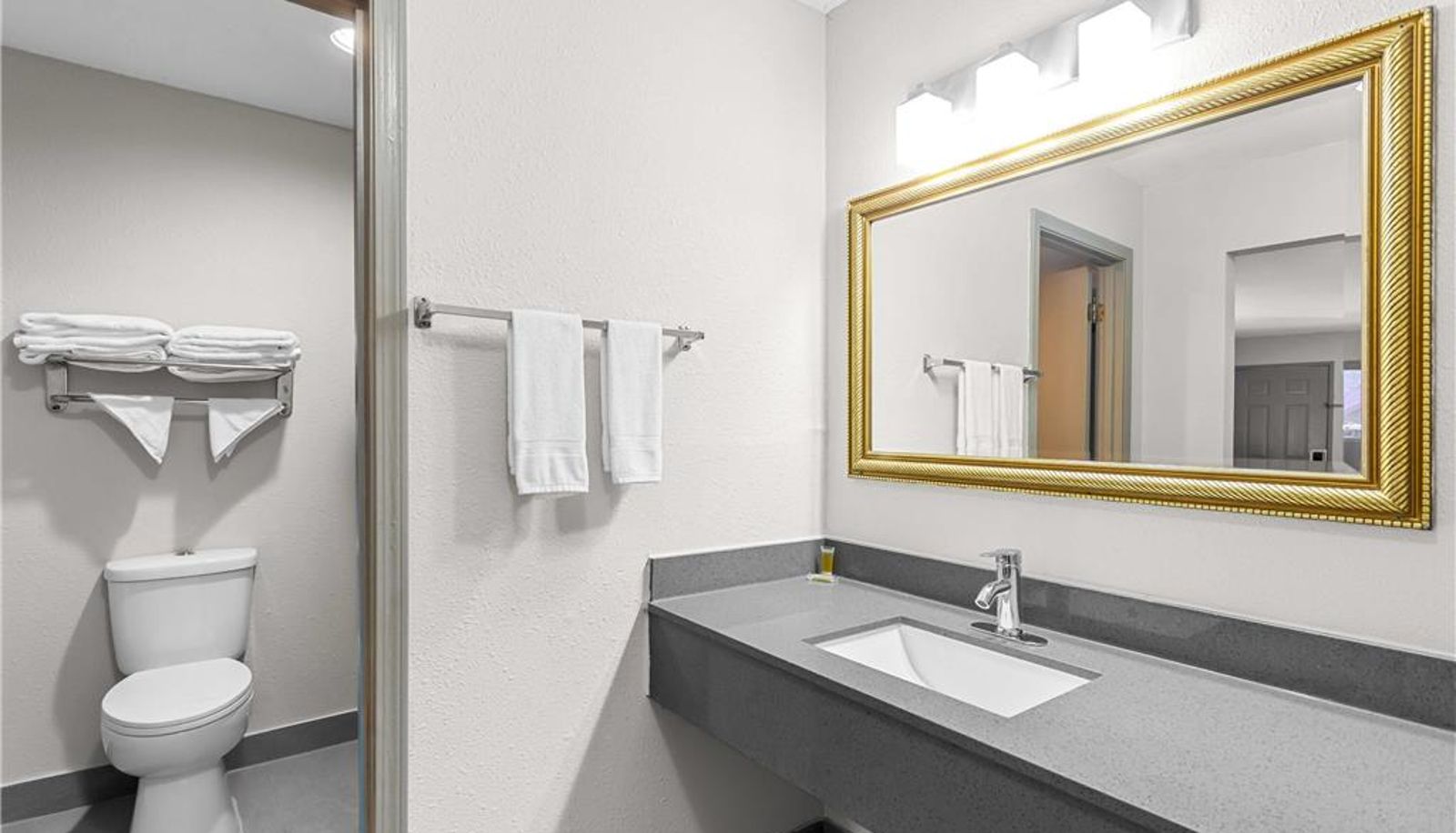 Room - Days Inn by Wyndham Huntington