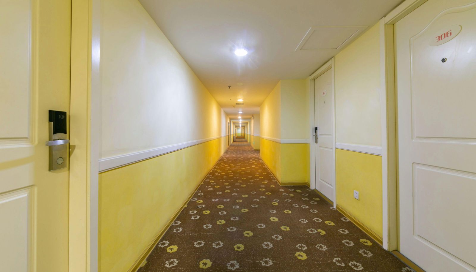 Area esterna dell'hotel - Home Inn (Nandaming Palace Branch of Xi'an Petroleum University)