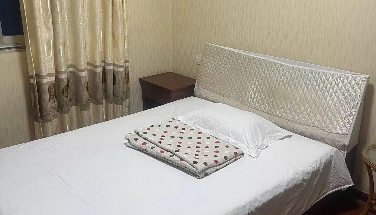 Zimmer - Friendship Hotel (Zhifu South Road Branch)