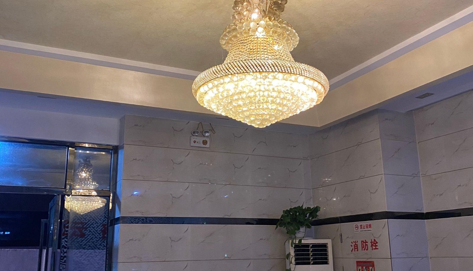 Extérieur de l'hôtel - Xiangge Yuntian Hotel (Longhua Road Subway Station Store)