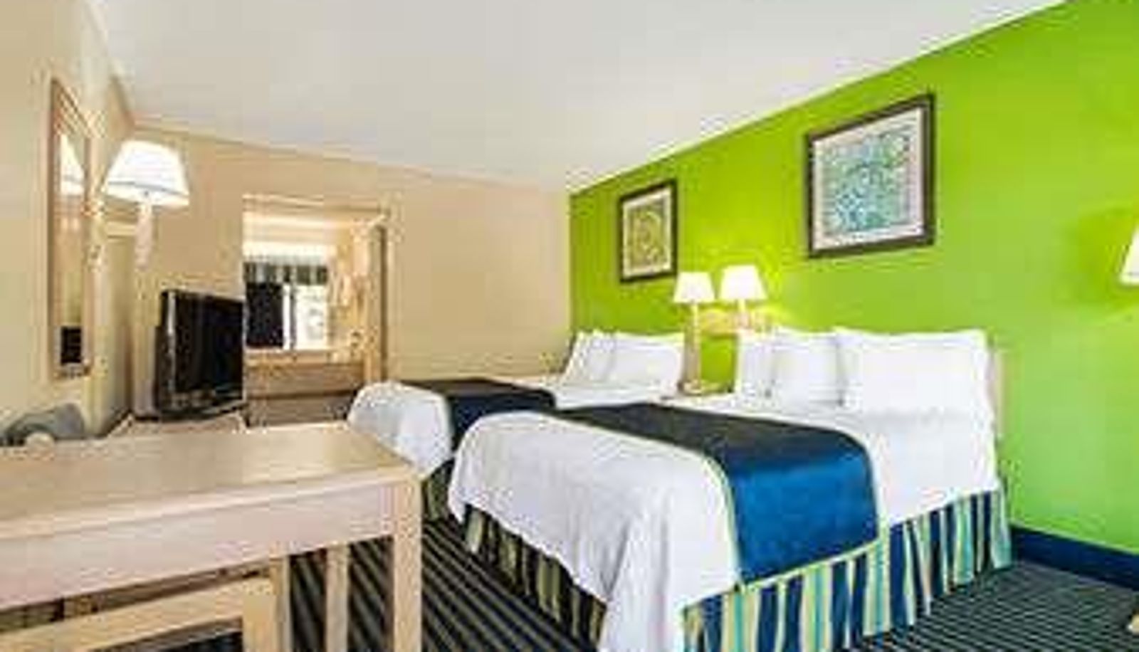 Room - Days Inn by Wyndham Richmond Hill/Savannah