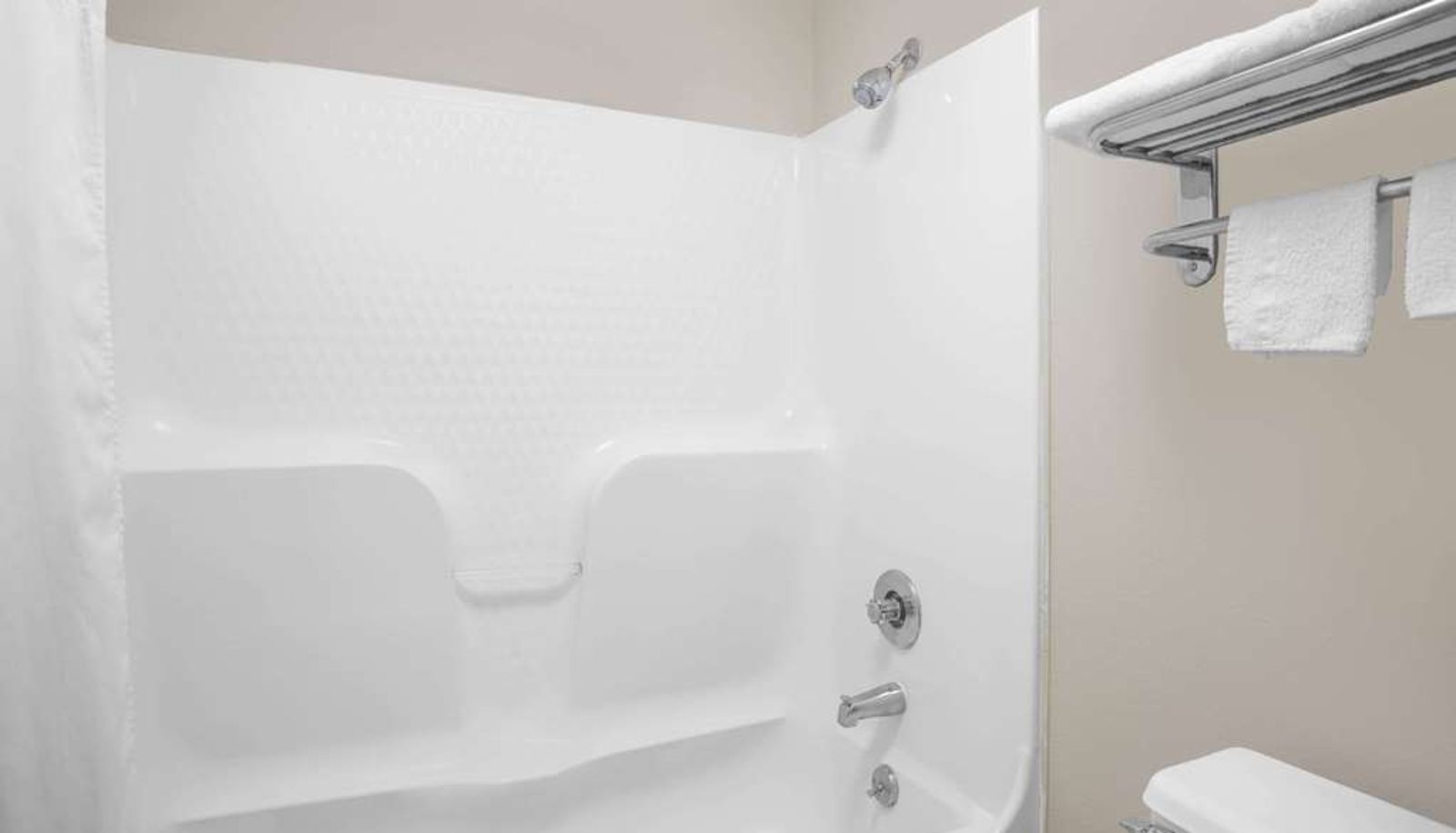 Room - Days Inn by Wyndham Dublin GA
