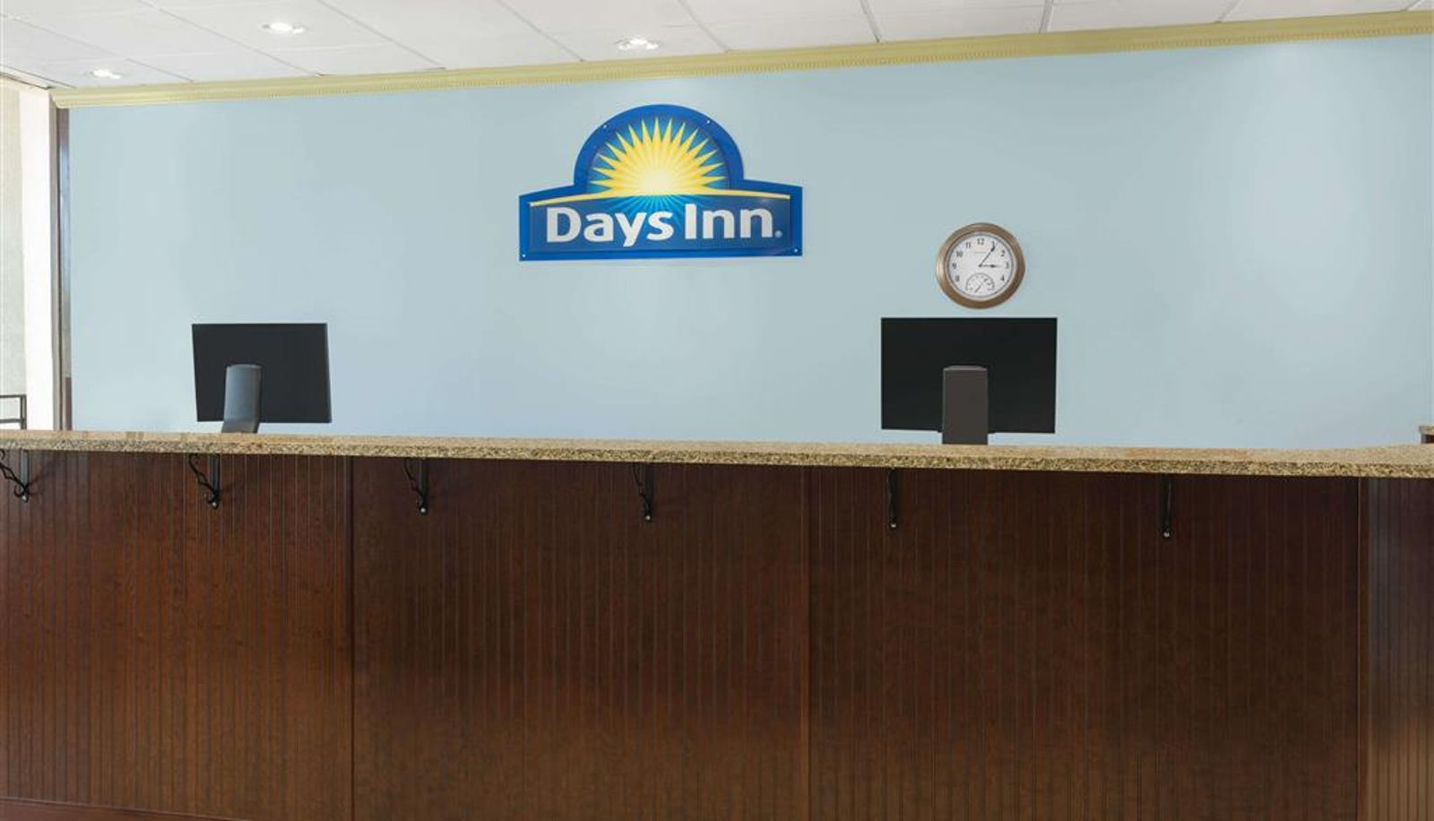 Lobby - Days Inn by Wyndham Mt Pleasant-Charleston-Patriots Point