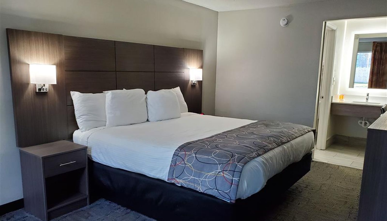 Chambre - Days Inn & Suites by Wyndham Charleston Airport West