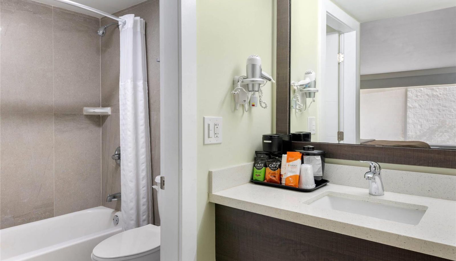 Room - Quality Inn University North I-75