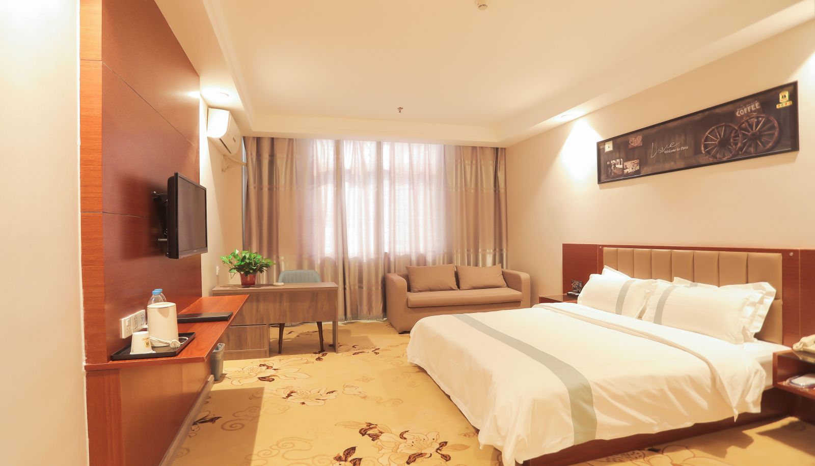 Camera business - Su-8 Hotel (Heze Automobile West Station Store)
