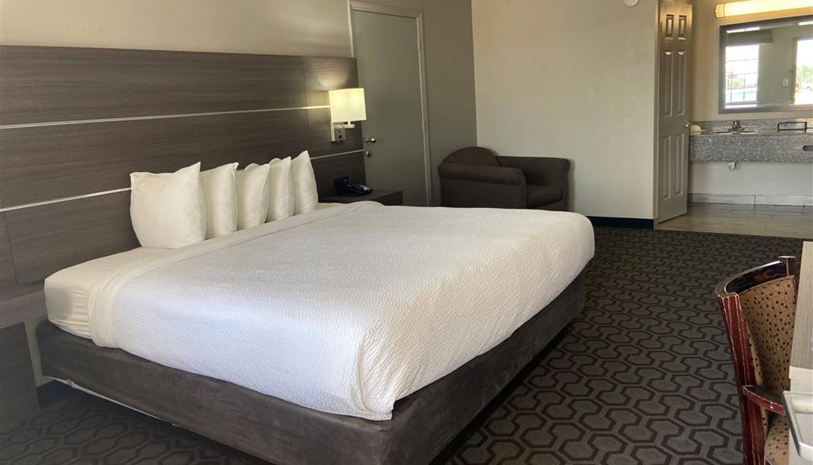 Zimmer - Days Inn by Wyndham Wagoner