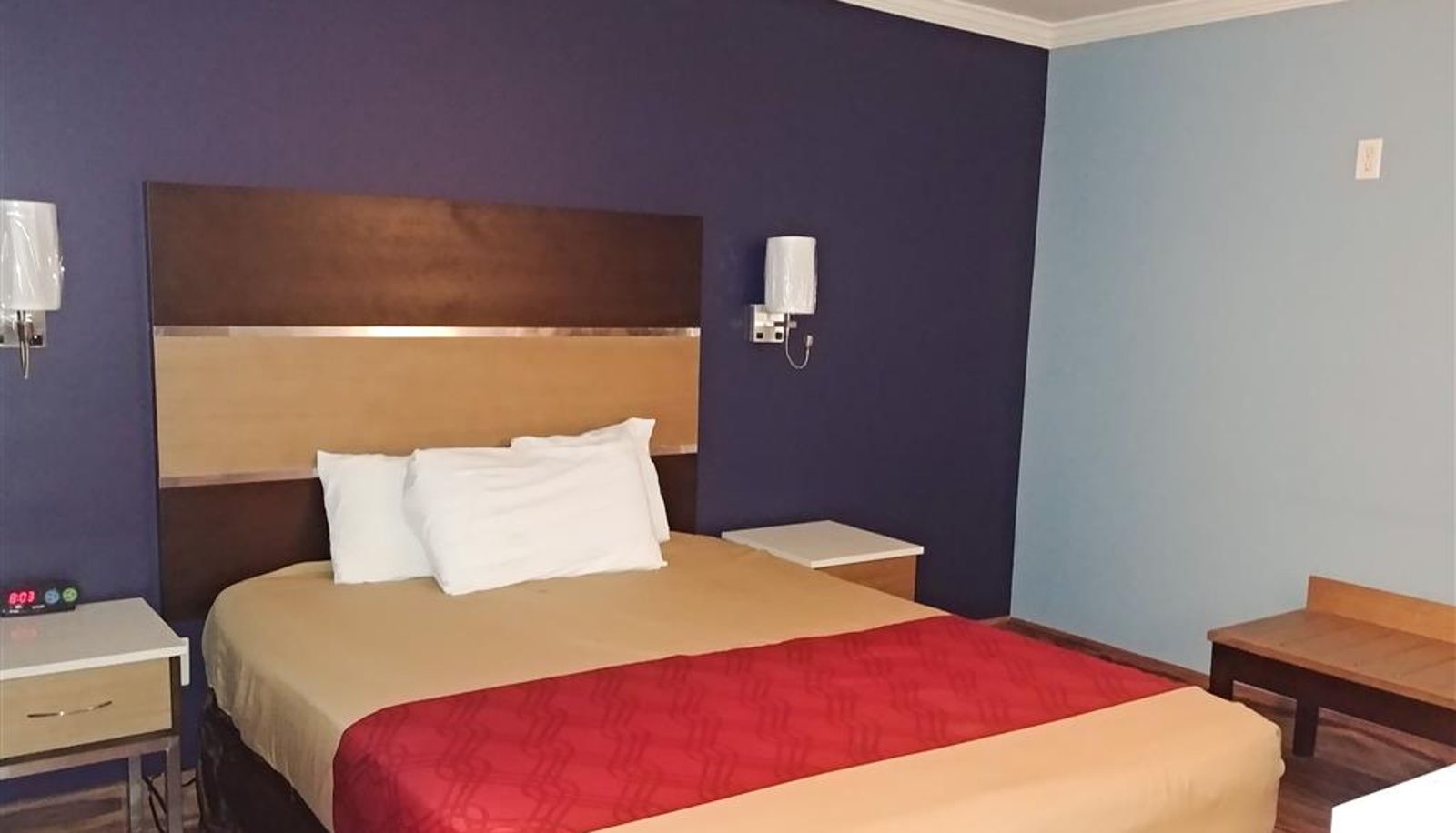 Room - Econo Lodge Milldale - Southington